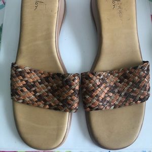 Woven sandals size 13